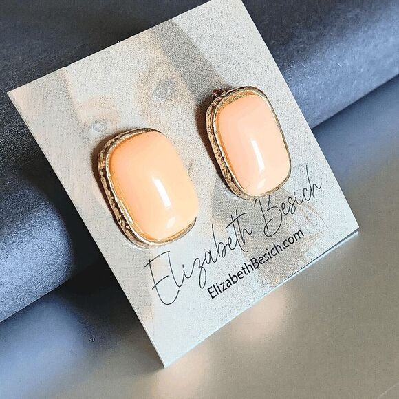 *Clearance* Ladies Pink Stud Rectangular Earrings - Picture 1 of 1